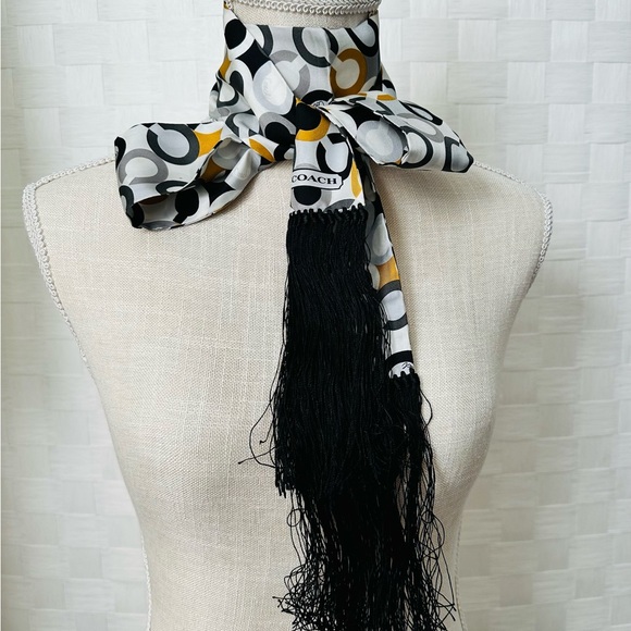 Coach Signature Scarf Multifunctional - Picture 7 of 12